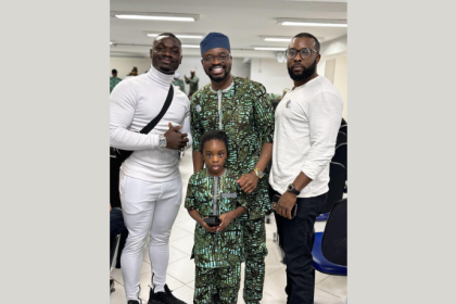 Oluwatosin Tolulope Ajidahun explica que a obesidade afeta negativamente a fertilidade tanto de mulheres quanto de homens.