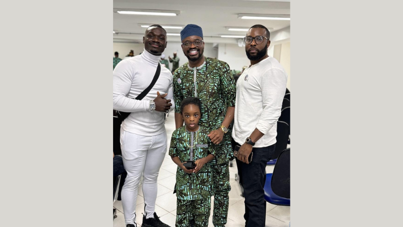 Oluwatosin Tolulope Ajidahun explica que a obesidade afeta negativamente a fertilidade tanto de mulheres quanto de homens.