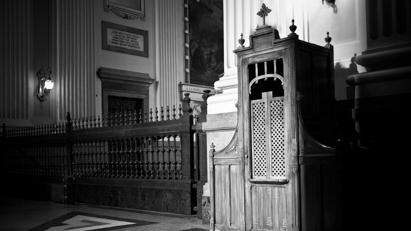 A confissão é caminho para reencontrar o amor de Deus, afirma Pe. Dr. José Eduardo de Oliveira e Silva.